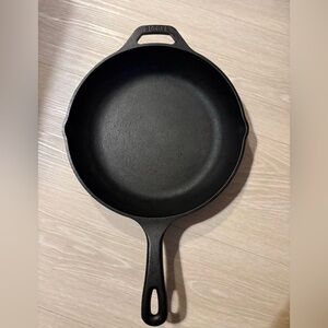 Lodge Classic Black Cast Iron Skillet✨